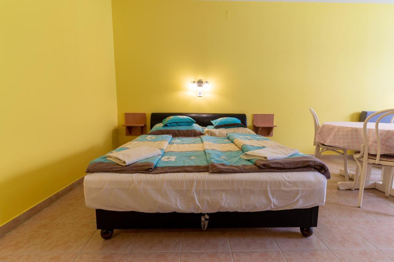 Izabella Panzio Bed and Breakfast Hajdúszoboszló Esterno foto