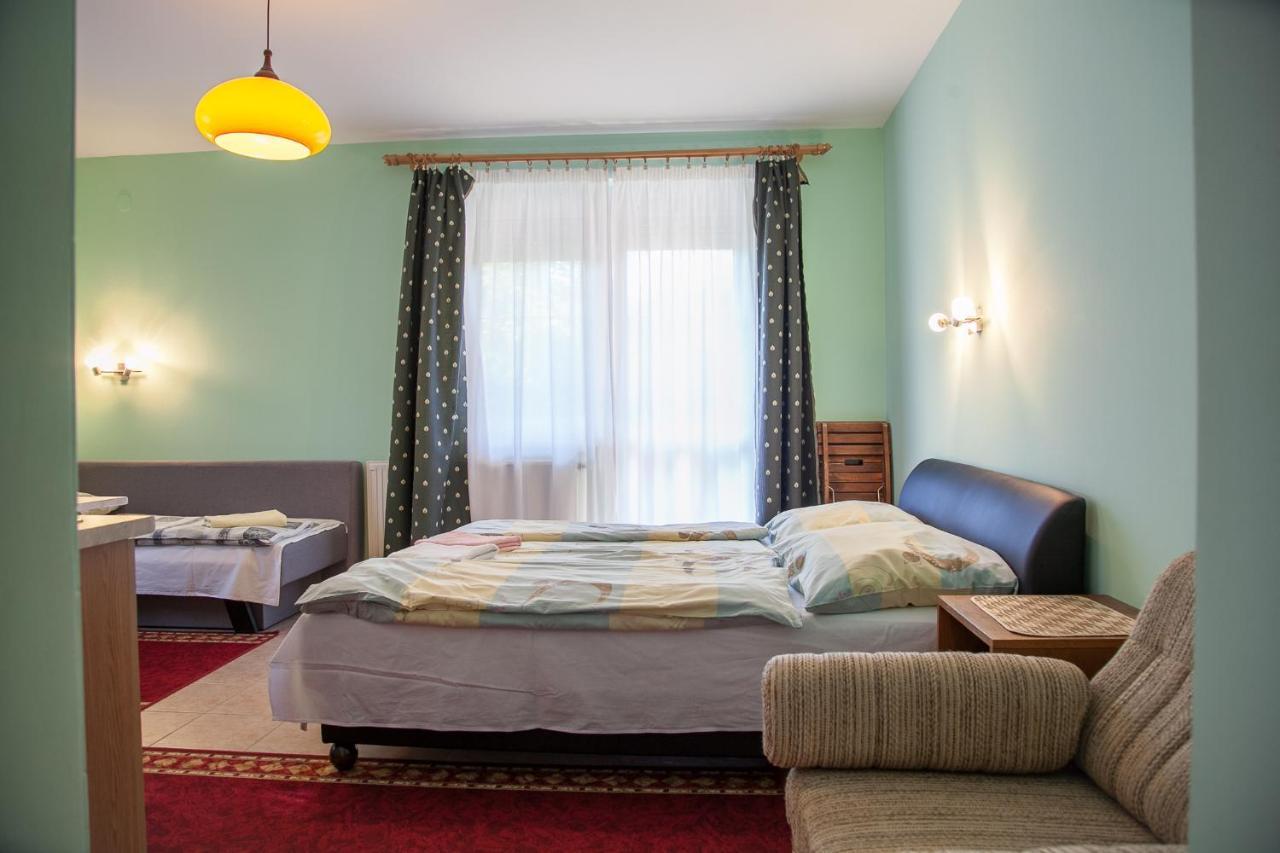Izabella Panzio Bed and Breakfast Hajdúszoboszló Esterno foto