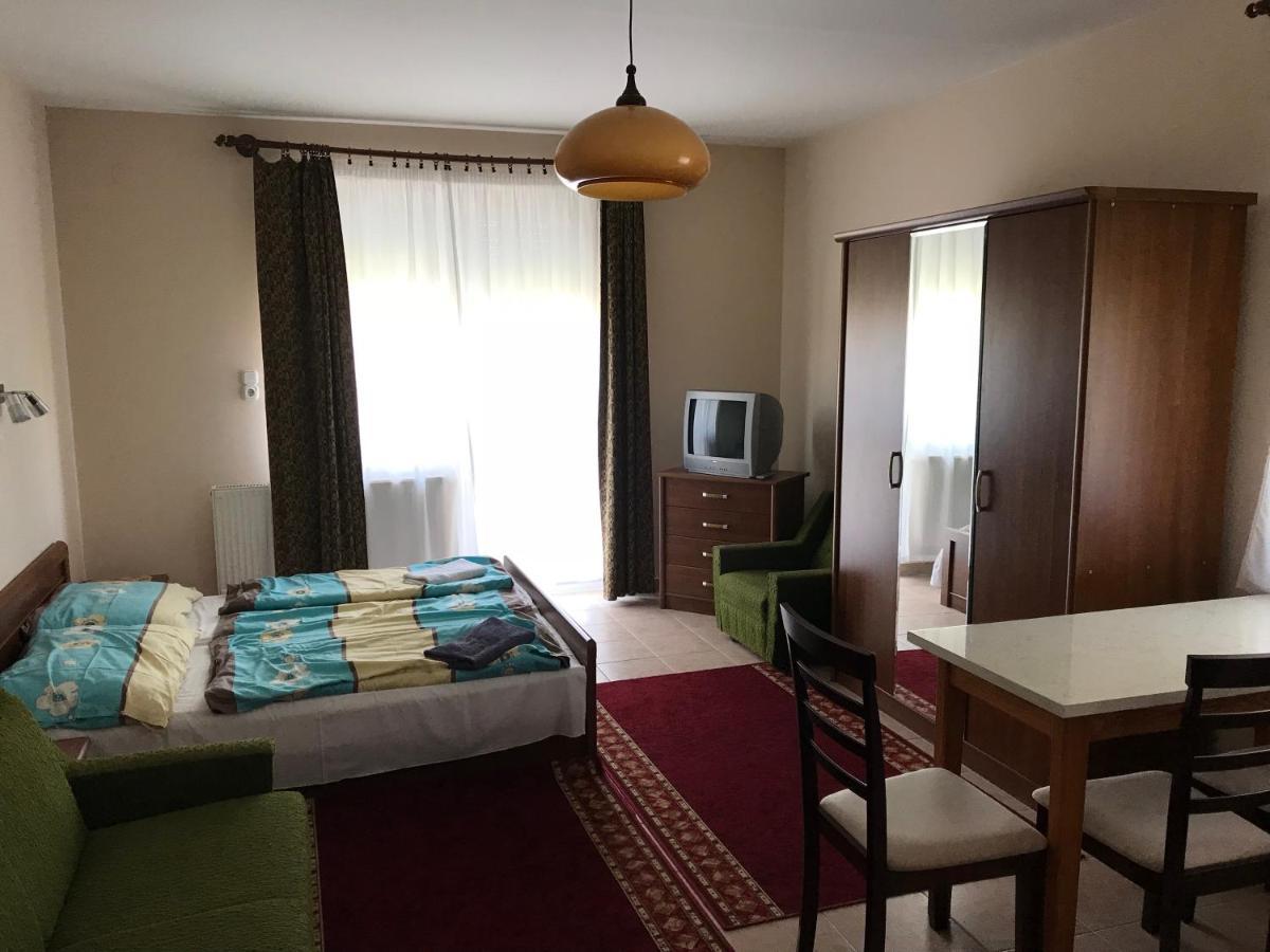 Izabella Panzio Bed and Breakfast Hajdúszoboszló Esterno foto