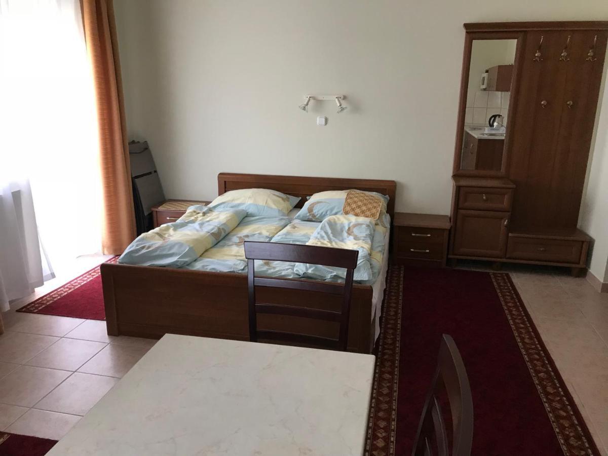 Izabella Panzio Bed and Breakfast Hajdúszoboszló Esterno foto