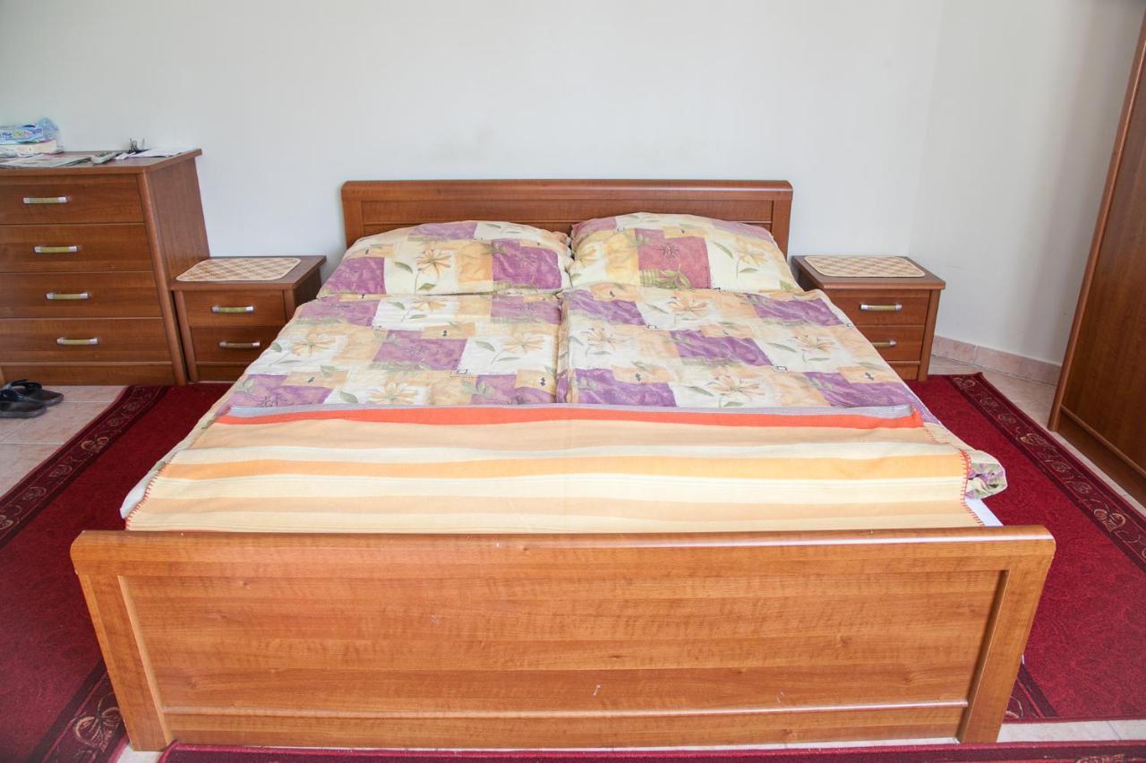 Izabella Panzio Bed and Breakfast Hajdúszoboszló Esterno foto