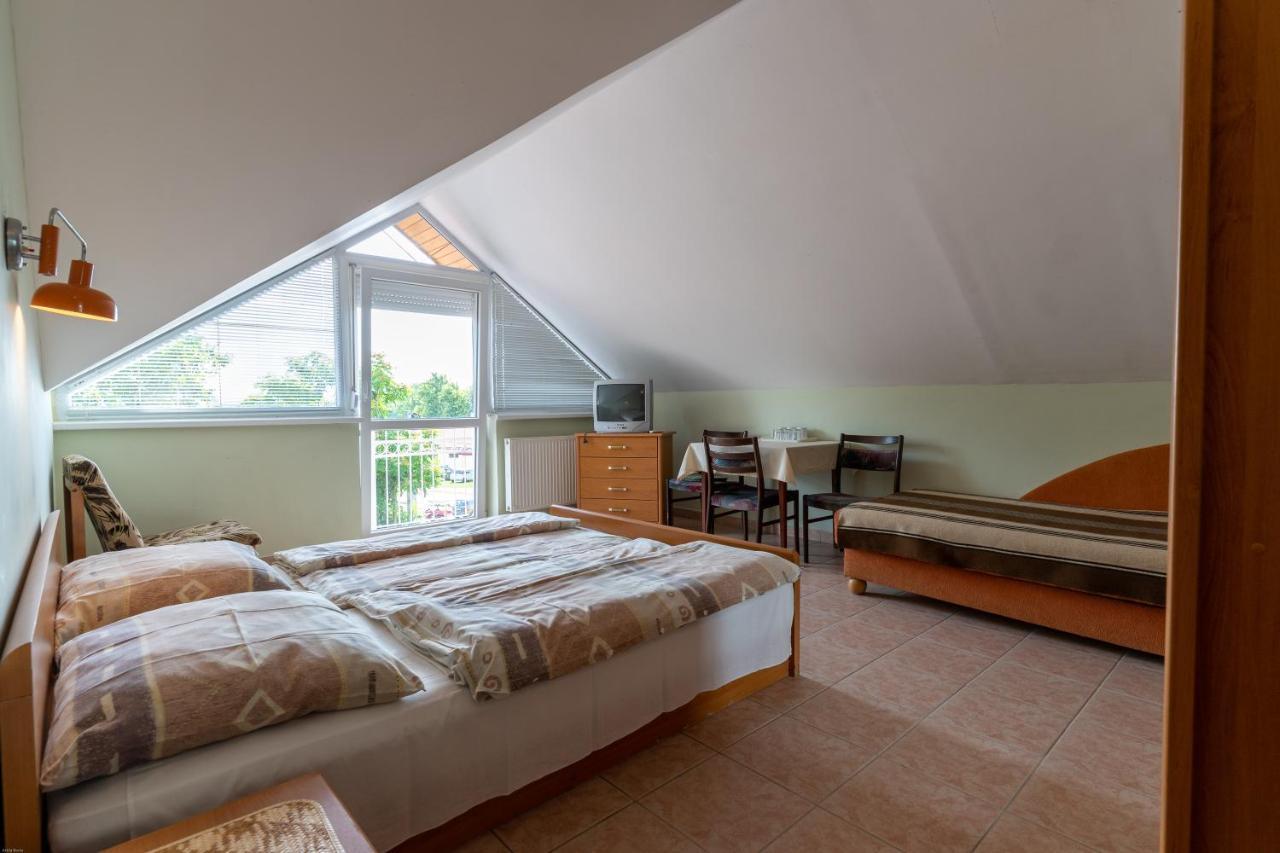 Izabella Panzio Bed and Breakfast Hajdúszoboszló Esterno foto