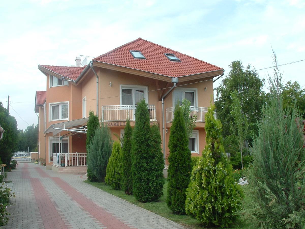Izabella Panzio Bed and Breakfast Hajdúszoboszló Esterno foto