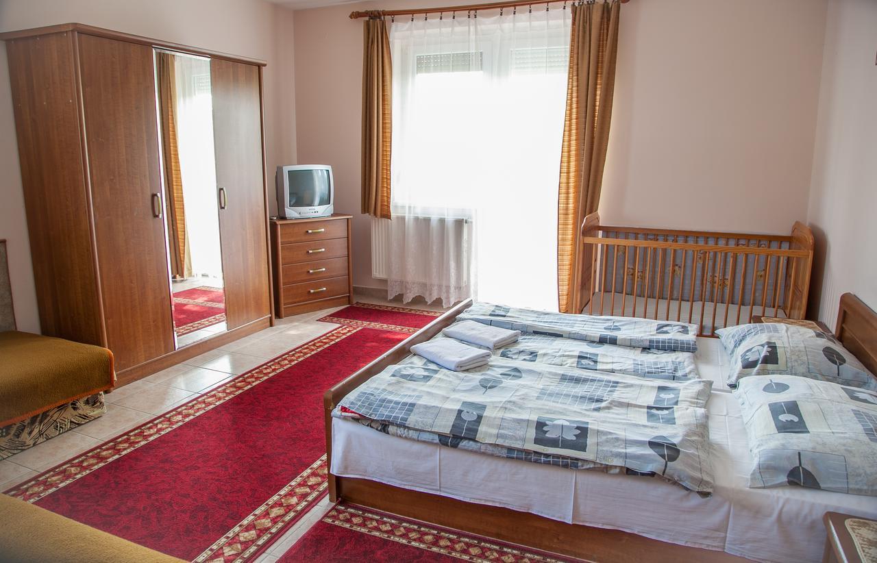 Izabella Panzio Bed and Breakfast Hajdúszoboszló Esterno foto